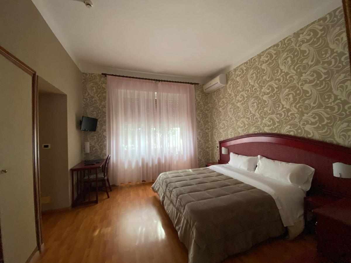 Hotel Kristina Imperia Ngoại thất bức ảnh