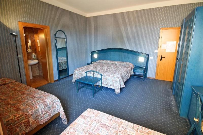 Hotel Kristina Imperia Ngoại thất bức ảnh