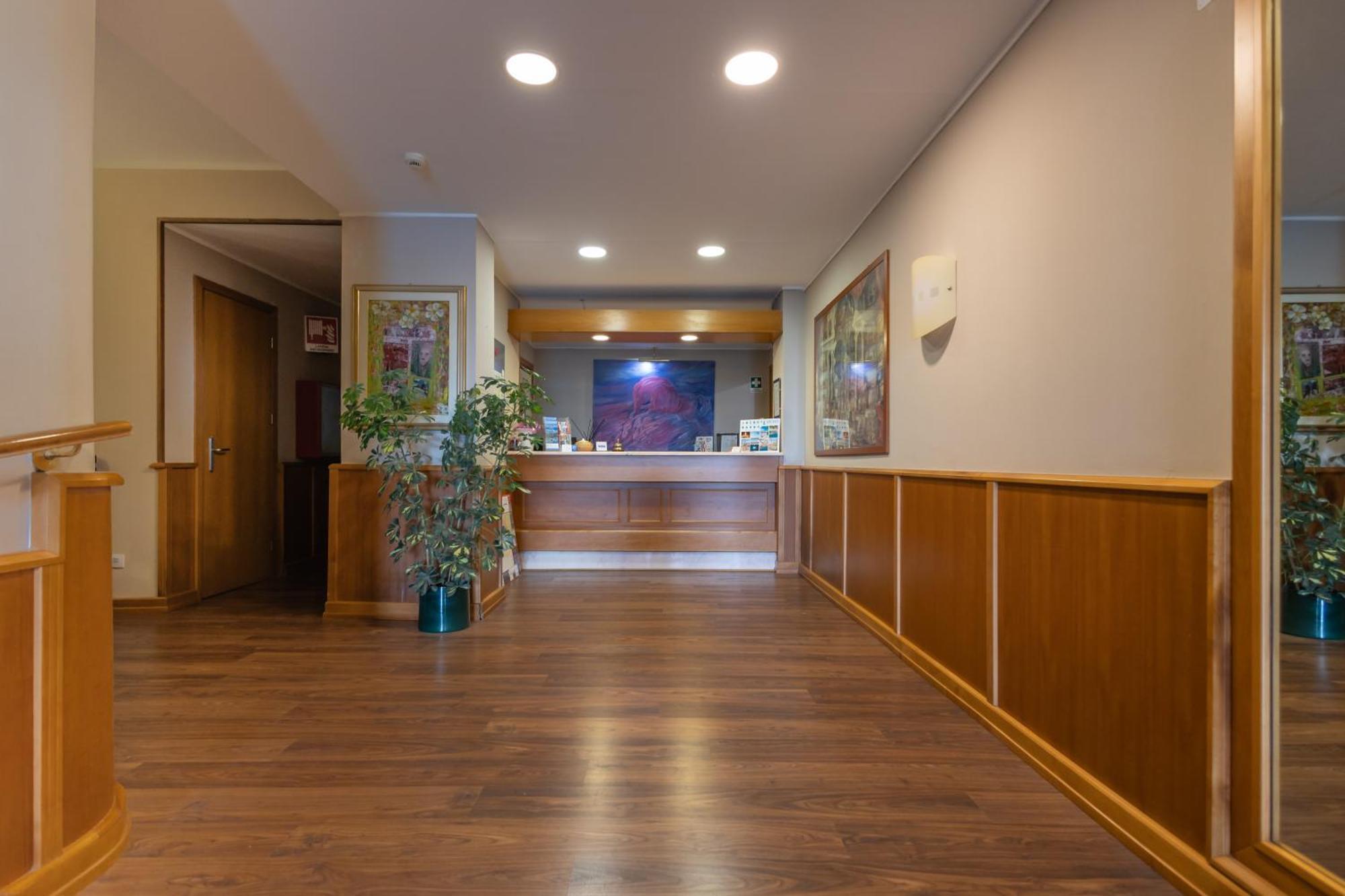 Hotel Kristina Imperia Ngoại thất bức ảnh