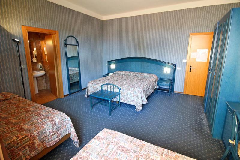 Hotel Kristina Imperia Ngoại thất bức ảnh