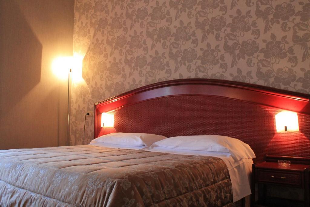 Hotel Kristina Imperia Phòng bức ảnh