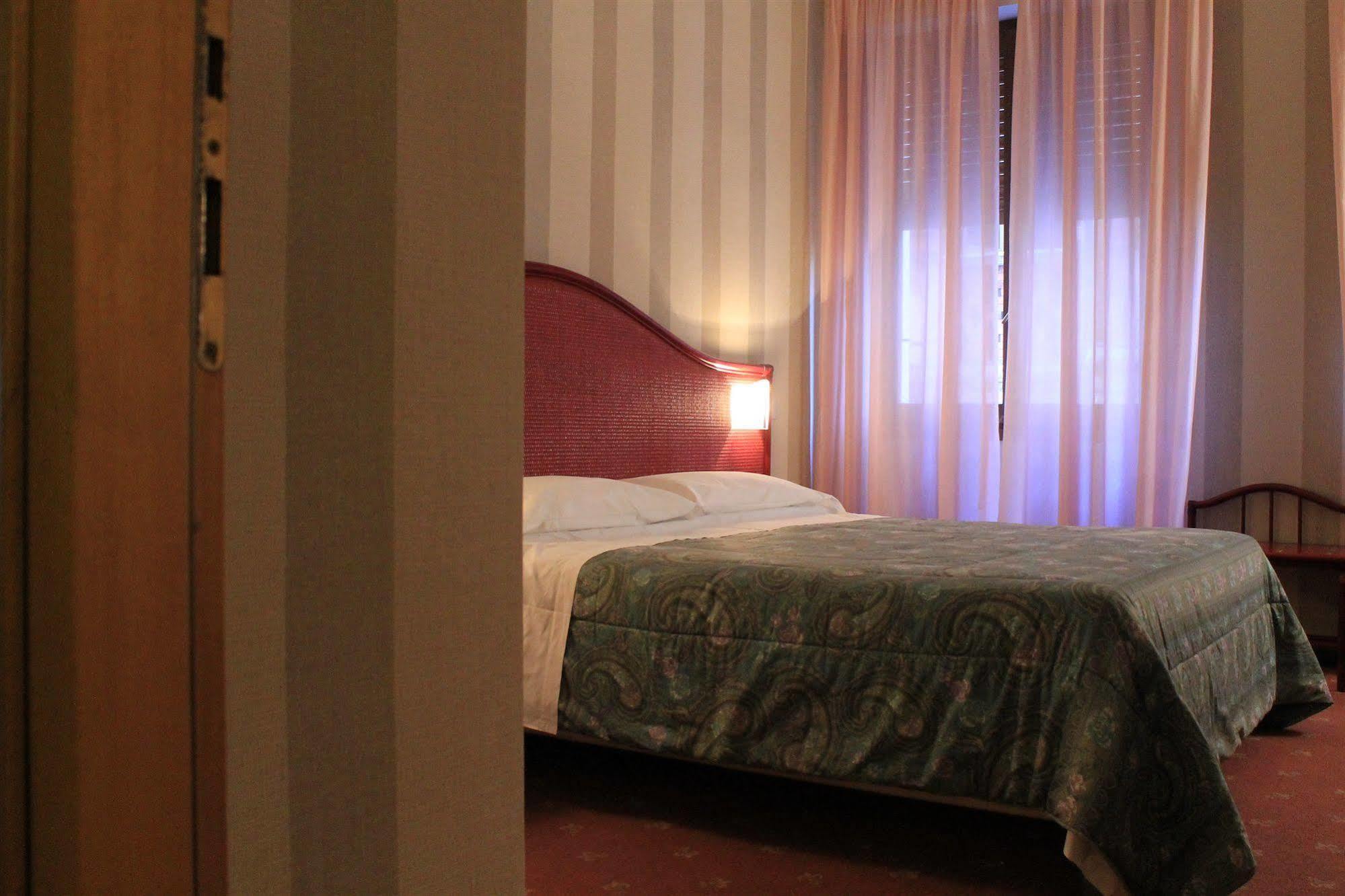 Hotel Kristina Imperia Ngoại thất bức ảnh