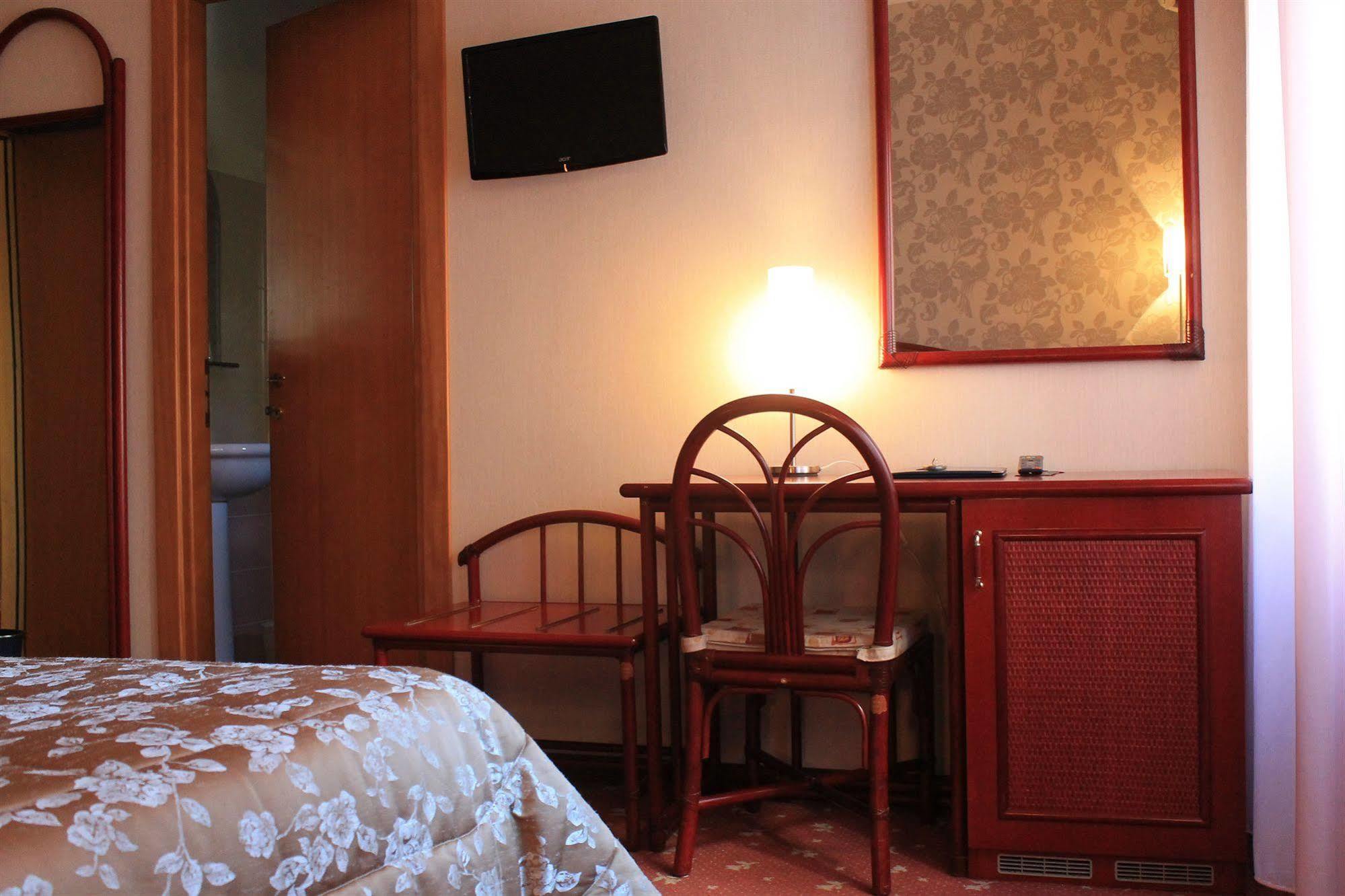 Hotel Kristina Imperia Ngoại thất bức ảnh