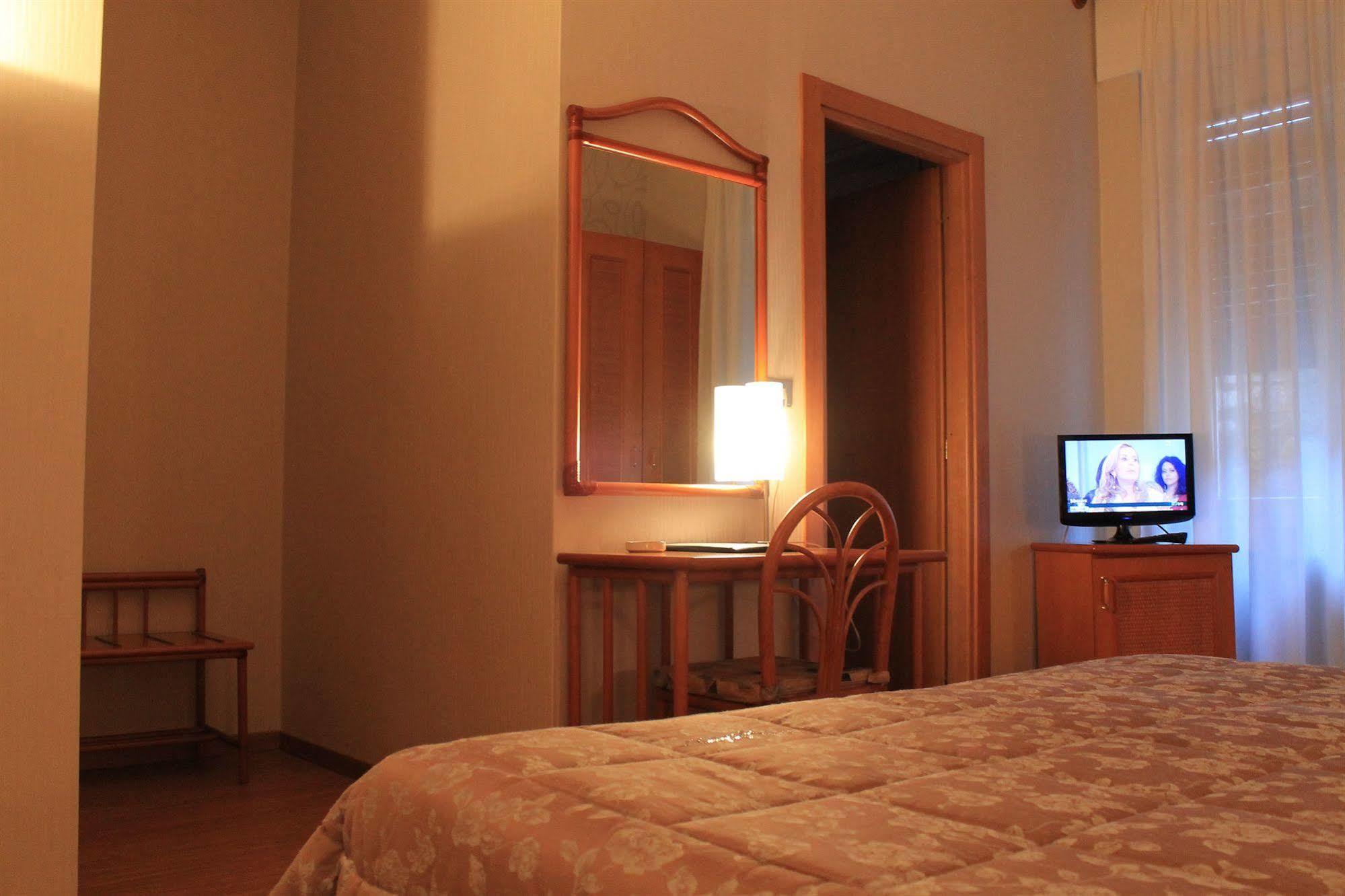 Hotel Kristina Imperia Ngoại thất bức ảnh