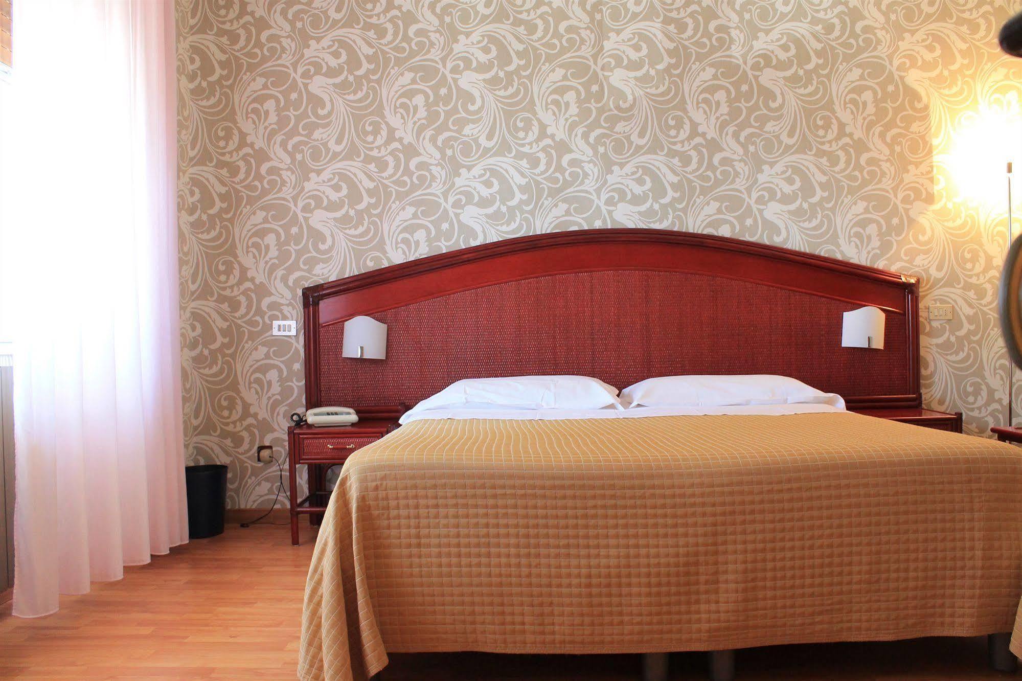Hotel Kristina Imperia Ngoại thất bức ảnh