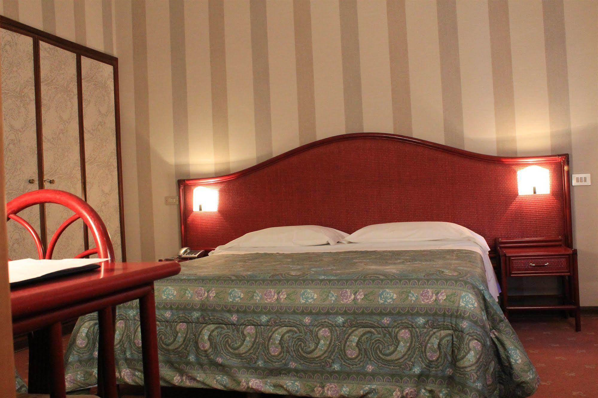 Hotel Kristina Imperia Ngoại thất bức ảnh