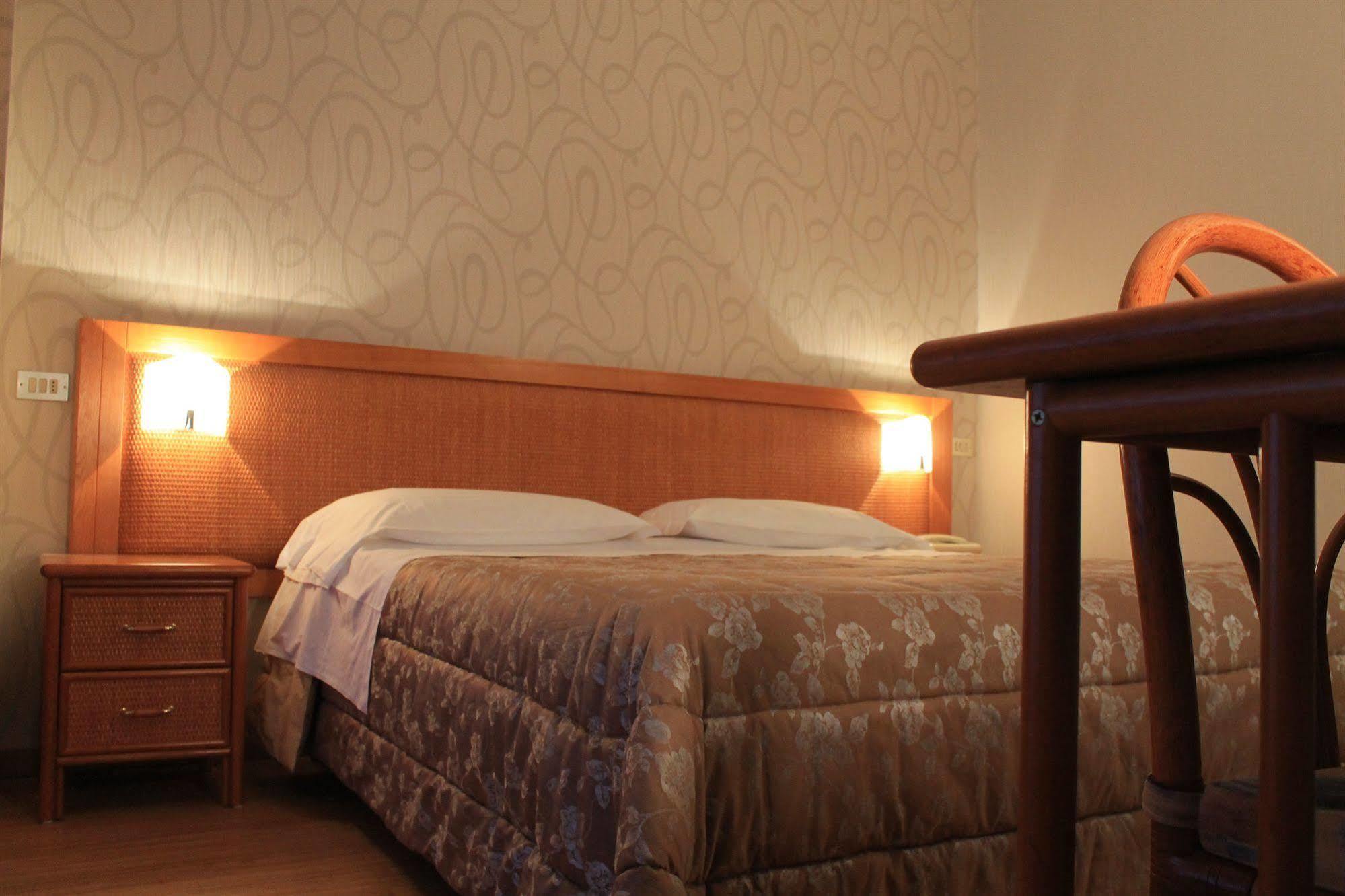 Hotel Kristina Imperia Ngoại thất bức ảnh