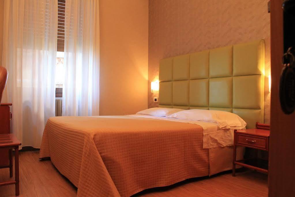 Hotel Kristina Imperia Ngoại thất bức ảnh